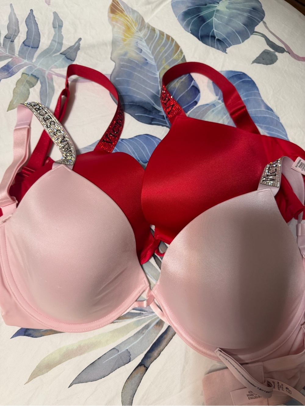Victoria Secret sexy Red and Light Pink Rhinestone-Strap T-Shirt Bra Duo